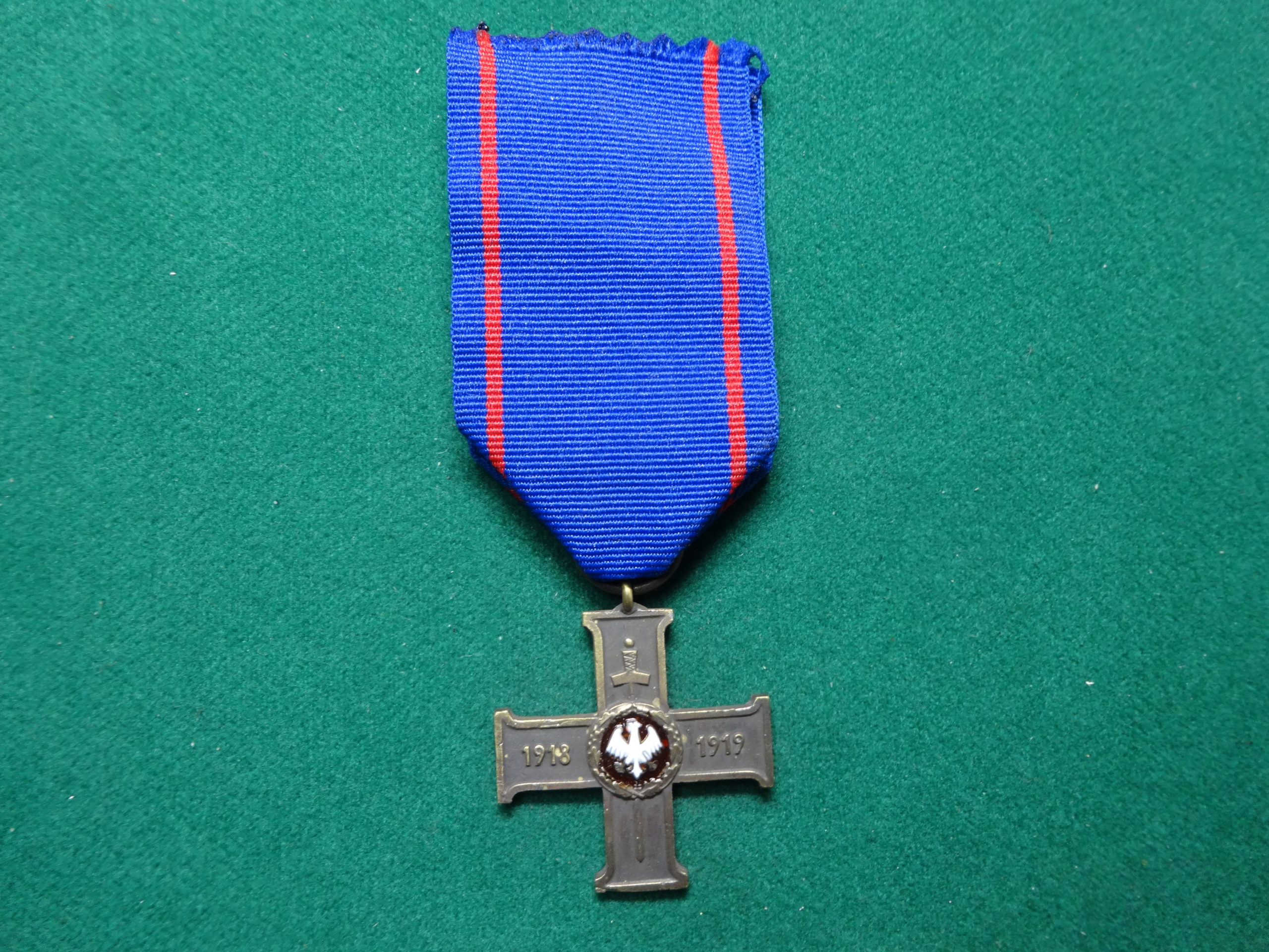 WIELKOPOLSKI KRZYŻ POWSTAŃCZY Odznaki Świata